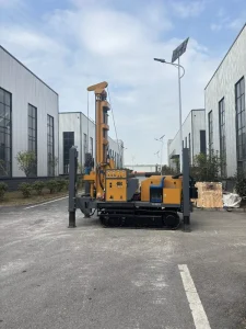 200m Crawler Hydraulic Water Well Core Drilling Rig for Rock Exploration