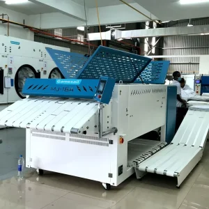 For Automatic Laundry Towel Flatwork Ironer with Steam Cleaning 50m min Speed & 4 Fold Capacity 1 Year Warranty