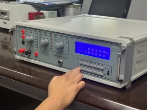Multi Functional Calibration Instrument ET-30B for Clamp Gauge and Multimeter for Laboratory Use